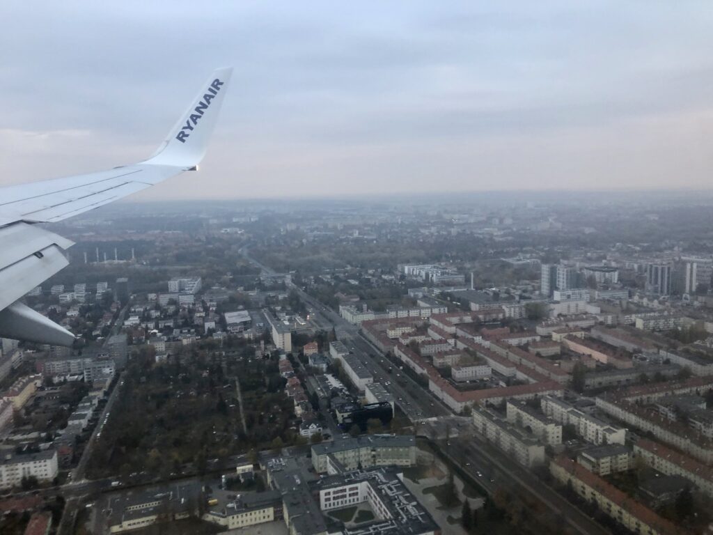 Widok na Poznań z okna samolotu linii Ryanair