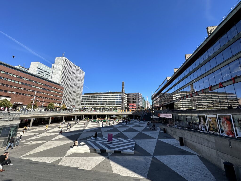 Sergels Torg, czyli plac zlokalizowany w centrum Sztokholmu. 