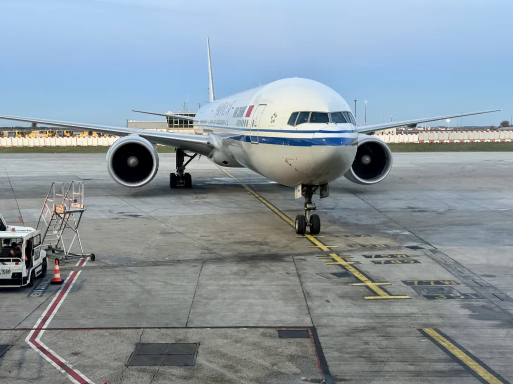 Boeing 777 linii Air China na lotnisku w Paryżu